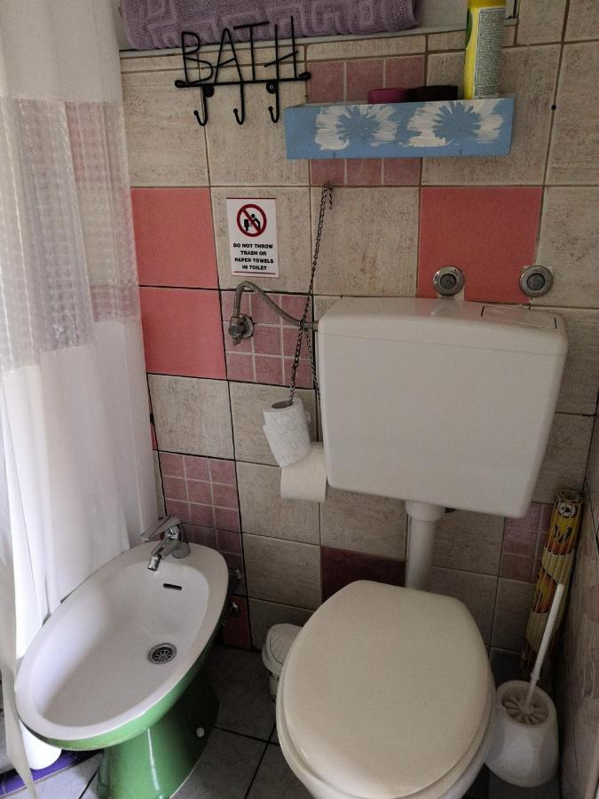 Smjestaj Mala Zidanica Hotel Tomasevci Екстериор снимка